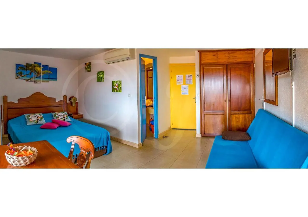 Hauts De Caritan Sainte-Anne 0*,  Martinique